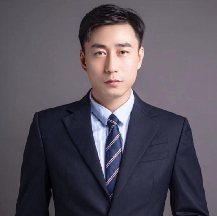 唐亦辰 视觉与舞美负责人